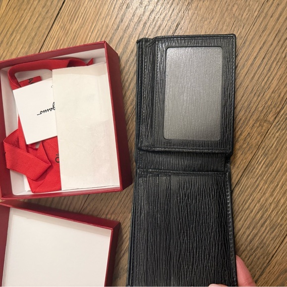 Salvatore Ferragamo Men’s Wallet - Picture 3 of 4